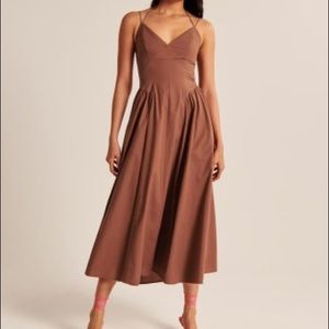 Abercrombie & Fitch Strappy Plunge Corset
Maxi Dress